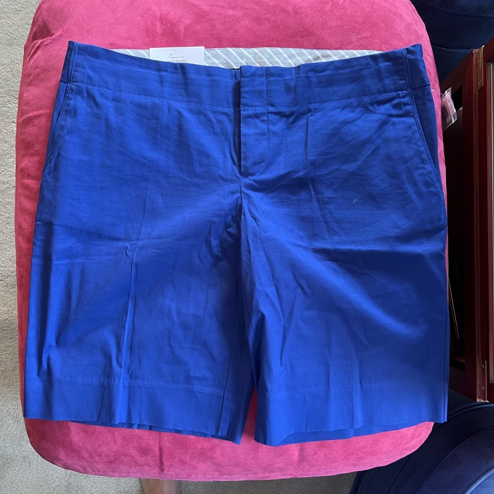Gap new with tags hip slung 9 inch shorts.
